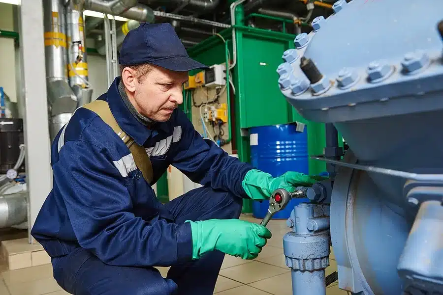 Cooling Chiller Repair Keeps Commercial Buildings Running